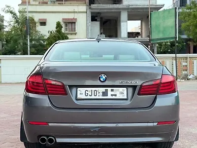 2013 BMW 5-Series 520d Modern Line 1