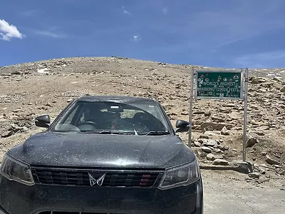 2023 Mahindra XUV300 W8 (O) 1.2 Petrol AMT 1