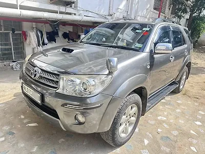 2009 Toyota Fortuner 3.0 MT 1