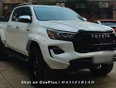 2023 टोयोटा हाइलक्स High Diesel Turbo Automatic 1