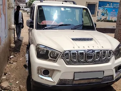 2018 Mahindra Scorpio S3 2WD 7 STR 1