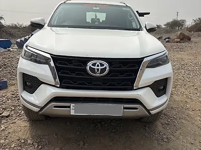 Second Hand Toyota Fortuner 2.8 4x2 MT in Dhule