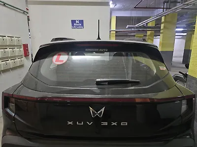 2025 Mahindra XUV 3XO AX5L 1.2 Petrol AT (Dolby Atmos)