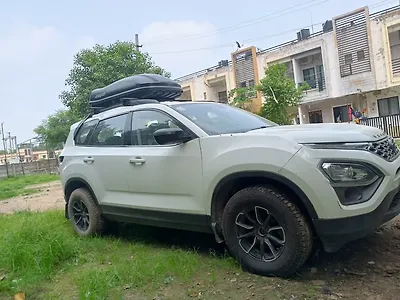 2022 Tata Safari XE 1
