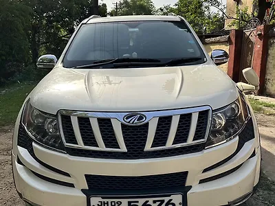 2013 Mahindra XUV500 W8 1
