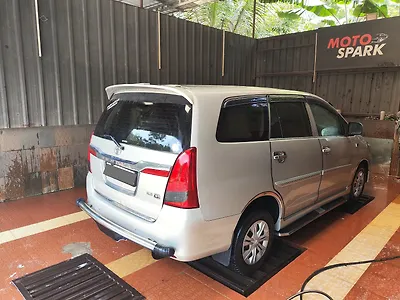 2013 Toyota Innova 2.5 GX 7 STR BS-IV 1