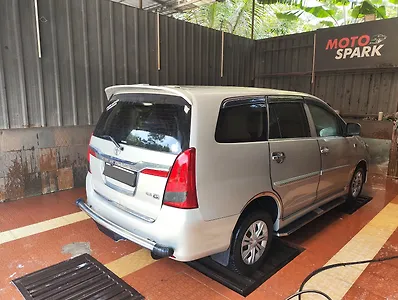 2013 Toyota Innova 2.5 GX 7 STR BS-IV 1 2013 Toyota Innova 2.5 GX 7 STR BS-IV 1