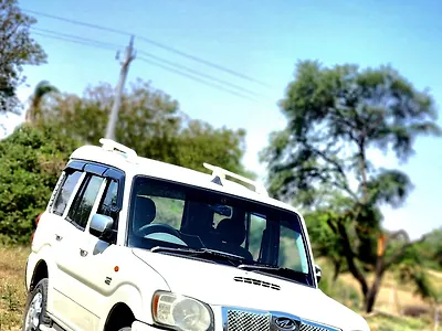 2013 Mahindra Scorpio M2DI 1