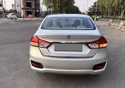 2017 मारुति सुज़ुकी सियाज zxi प्लस एटी 1 2017 मारुति सुज़ुकी सियाज zxi प्लस एटी 1