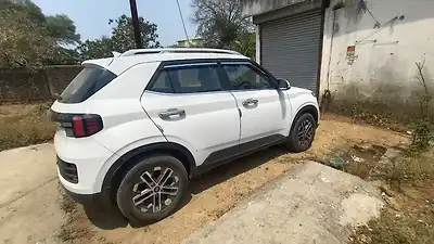 2024 हुंडई वेन्यू SX (O) एमटी 1.5 डीज़ल 1