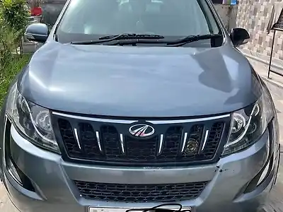 2018 महिंद्रा XUV500 w6 1
