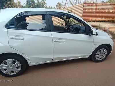 Second Hand Honda Brio S MT in Sindhdurg
