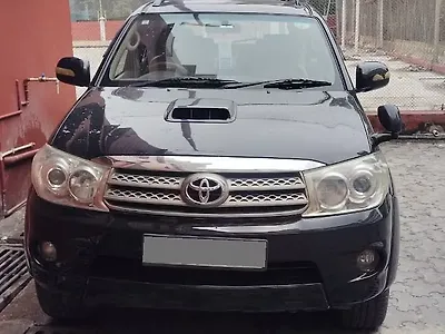 2010 Toyota Fortuner 3.0 MT 1