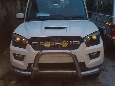 2015 Mahindra Scorpio S10 1