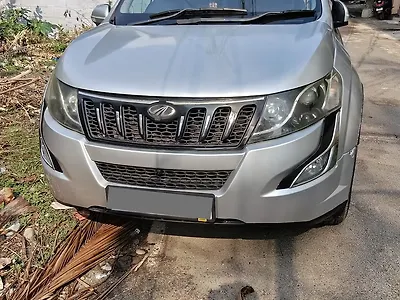 2017 Mahindra XUV500 W10 1 2017 Mahindra XUV500 W10 1