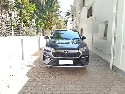 Second Hand Maruti Suzuki Invicto Zeta Plus Hybrid (Electric + Petrol) Automatic 8 STR in Coimbatore