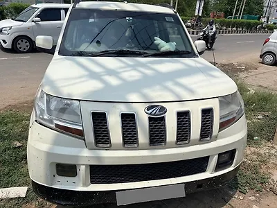 Second Hand Mahindra TUV300 T4 in Jhajjar