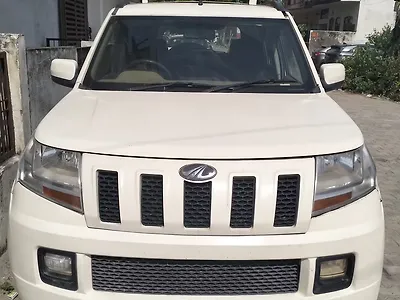 2015 Mahindra TUV300 T8 1