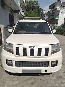 2015 Mahindra TUV300 T8 1 2015 Mahindra TUV300 T8 1