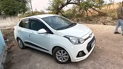 2015 हुंडई एक्सेंट sx 1.1 crdi 1 2015 हुंडई एक्सेंट sx 1.1 crdi 1