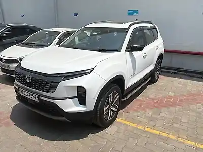 2024 टाटा सफारी अकम्पलिश्ड प्लस 6 सीटर डार्क इडिशन 1