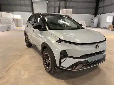 2024 टाटा नेक्सन ईवी Empowered Plus 45.0 kWh 1