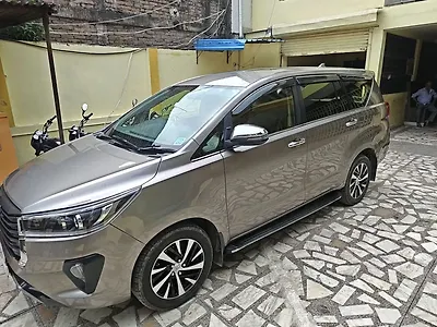 2021 Toyota Innova Crysta G 2.4 7 STR 1