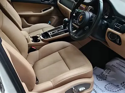 2023 Porsche Macan Base