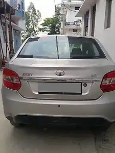2016 टाटा ज़ेस्ट XE पेट्रोल 1 2016 टाटा ज़ेस्ट XE पेट्रोल 1