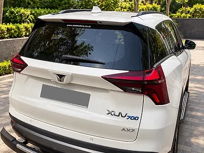 2021 Mahindra XUV700 AX 7 Petrol AT 7 STR [2021] 1