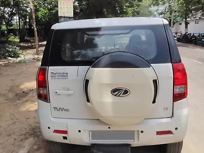 2015 Mahindra TUV300 T8 1 2015 Mahindra TUV300 T8 1