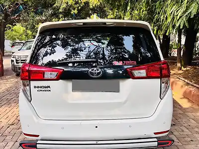 2024 टोयोटा इनोवा क्रिस्टा GX Diesel Manual 7 STR 1