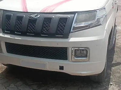 Second Hand Mahindra TUV300 T8 AMT in Ratlam