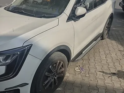 2023 Mahindra XUV700 AX 7 Diesel AT 7 STR [2023-2024] 1
