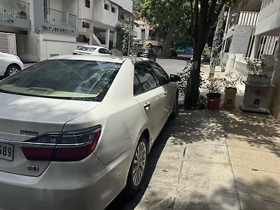 2016 Toyota Camry Hybrid