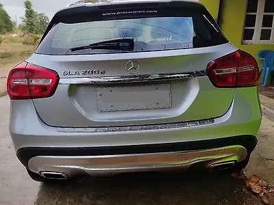 2016 Mercedes-Benz GLA 220 d Activity Edition 1