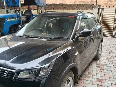 Second Hand Mahindra XUV300 W6 1.2 Petrol AMT in Jhajjar