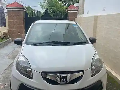 2015 होंडा ब्रियो ई एमटी 1