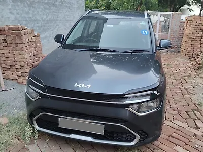 Second Hand Kia Carens Prestige 1.5 Diesel MT 7 STR in Bathinda