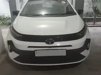 Second Hand टाटा अल्ट्रोज़ Creative Petrol 1.2L Automatic (AMT) in गया