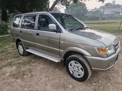 Second Hand Chevrolet Tavera Neo LS B3 10-Str BS-III in Morena