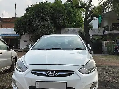 2011 हुंडई वरना फ़्लूइडीक 1.6 crdi sx 1