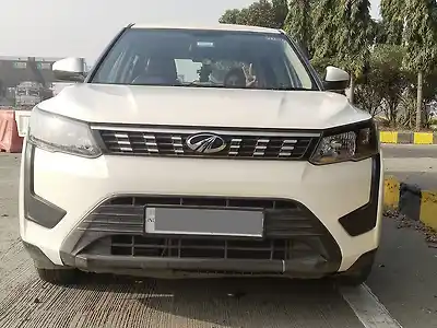 Second Hand महिंद्रा XUV300 W4 1.2 पेट्रोल [2019] in मुर्शिदाबाद