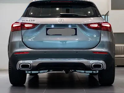 2025 Mercedes-Benz GLA 200 1