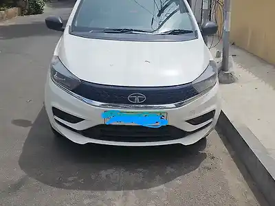 Second Hand टाटा टियागो रेवोट्रॉन xe in मेट्टुपलायम