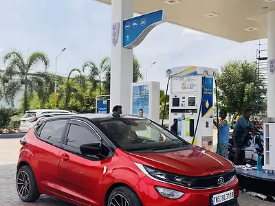 2020 टाटा अल्ट्रोज़ XT पेट्रोल [2020-2023] 1