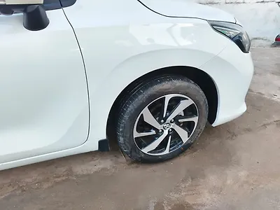 2022 Toyota Glanza V [2022-2023] 1