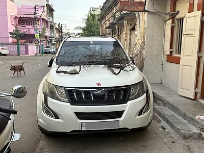 Second Hand Mahindra XUV500 W10 AWD in Porbandar
