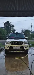 2015 Mahindra Scorpio S10 1