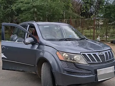 2014 महिंद्रा XUV500 w8 1